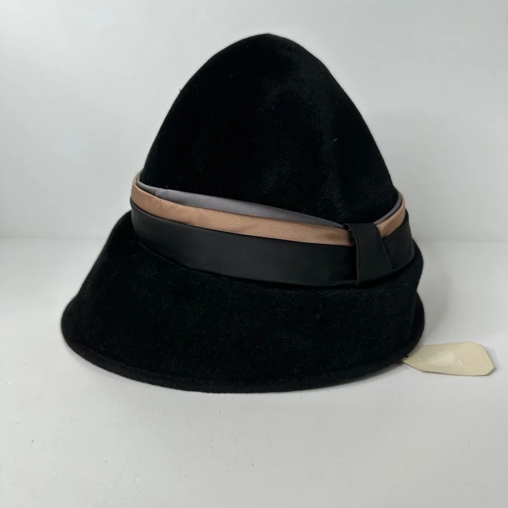 Vintage Parks-Belk Black Genuine Velour Fur Cloche Hat Union Made Size 22 Bow‎
